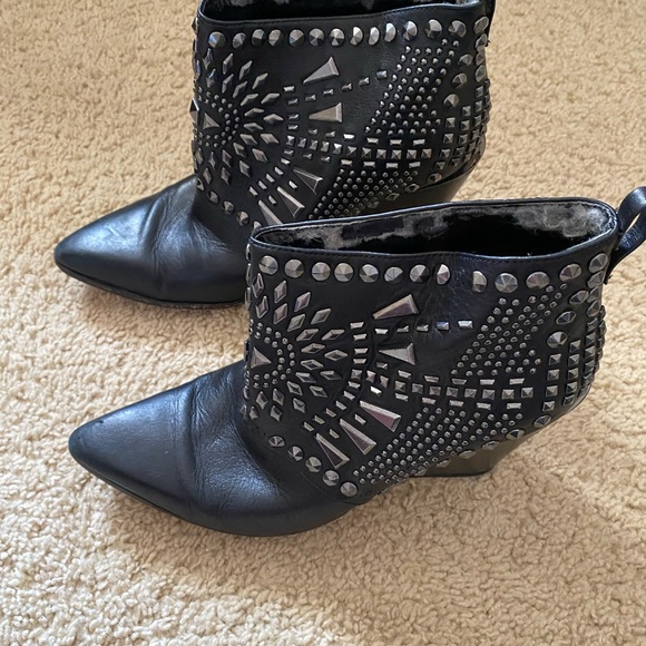 Vero Cuoio Black Ankle Boots with Studded Design - Picture 1 of 8